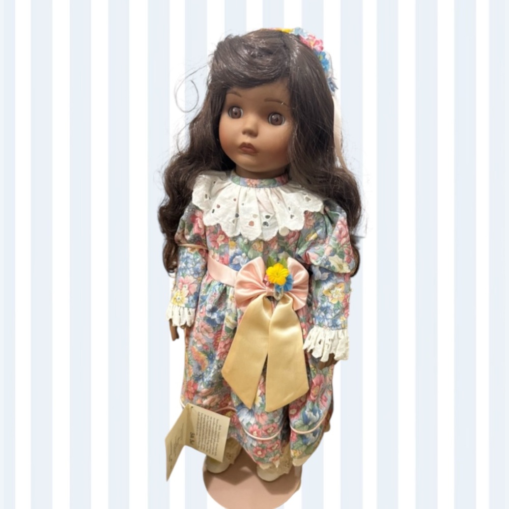 Betty Jane Carter musical dolls “ lisa ” 231/500 Porcelain Doll By Bette Ball